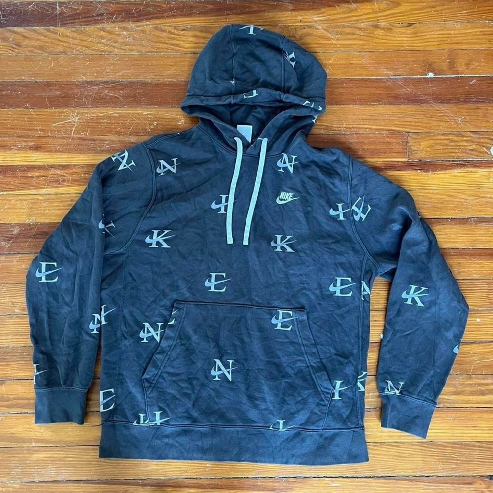 Nike Sportswear Club pullover hoodie with all over print logo Size L
